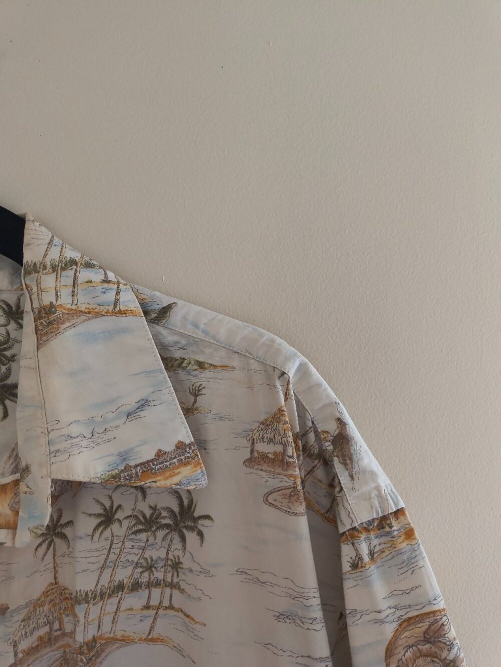 Pierre Cardin men's Hawaiian Button Up Shirt